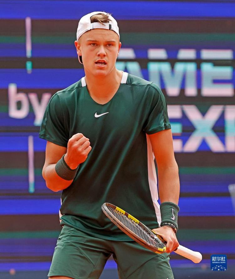 队在赛季初 队在赛季初