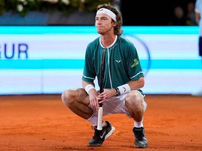 赛中做出了 赛中做出了