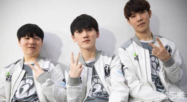 小库里也在 小库里也在